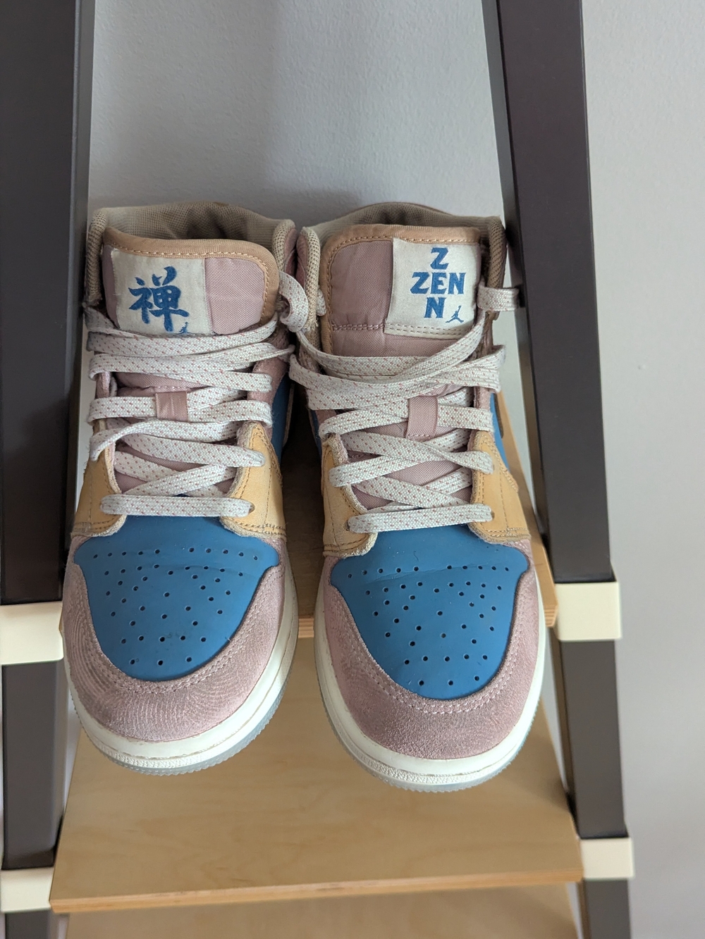 Nike Air Jordan Kids High-Top Sneakers in Blue, Pink & Tan Sz4Y